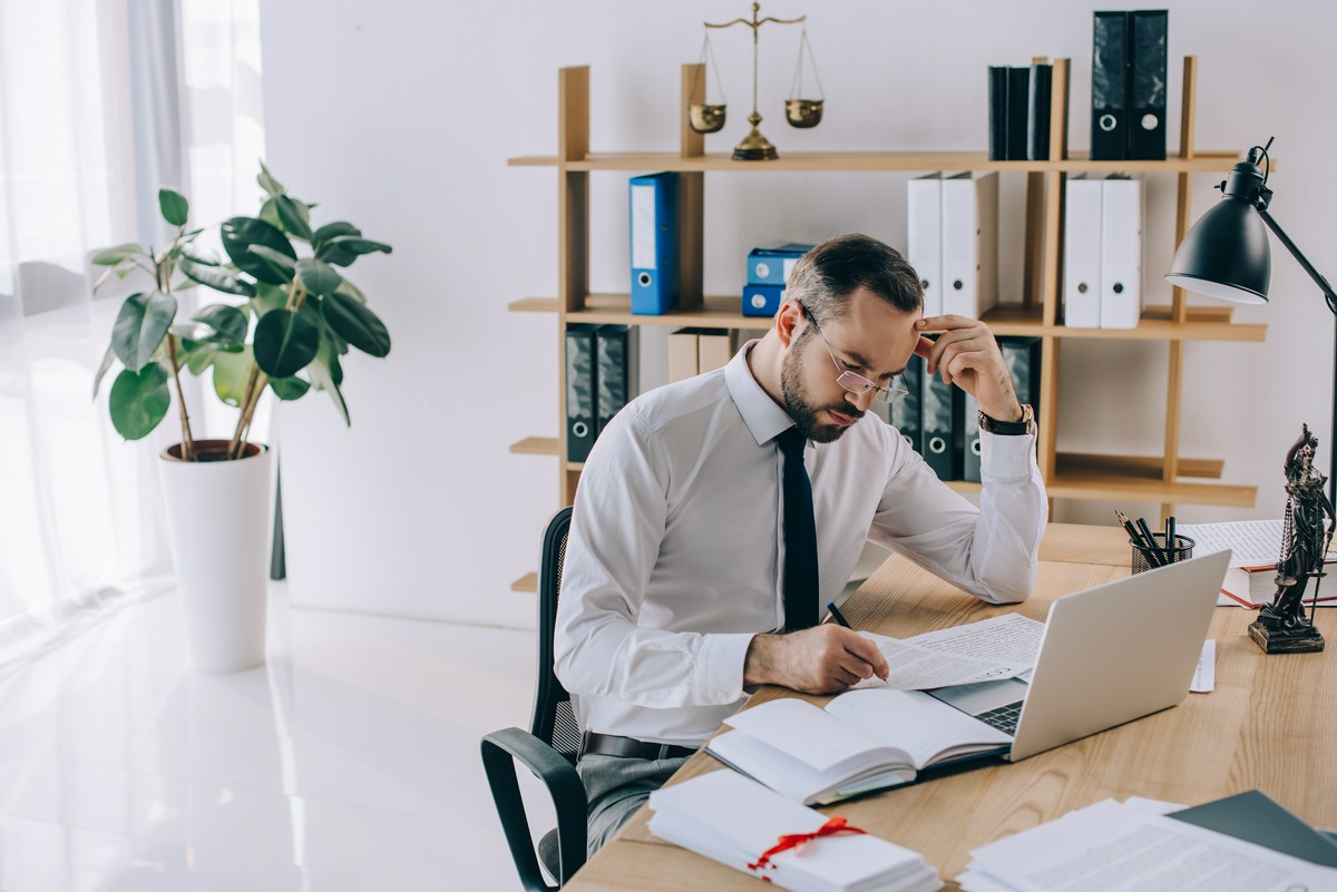 Czym jest analiza prawna przypadku medycznego i kiedy jest przeprowadzana?